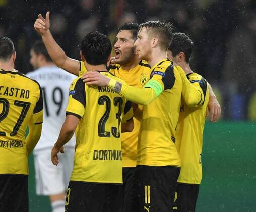 22.11.2016, Fussball UEFA Champions League 2016 17, Vorrunde, 5. Spieltag, Borussia Dortmund - Legia Warschau, Jubel (v.li.) Shinji Kagawa (Borussia Dortmund), Nuri Sahin (Borussia Dortmund), Marco Reus (Borussia Dortmund), Christian Pulisic (Borussia Dortmund)