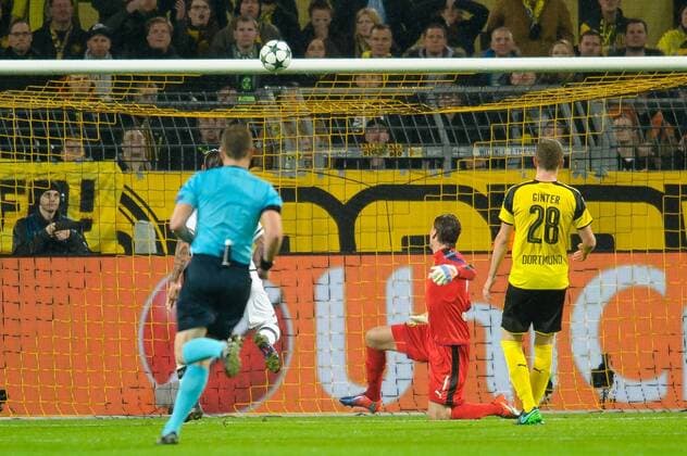 2016.11.22 Dortmund Football UEFA Champions League season 2016 2017 Borussia Dortmund - Legia Warsaw poprzeczka Legia  20161122_PF_PA047