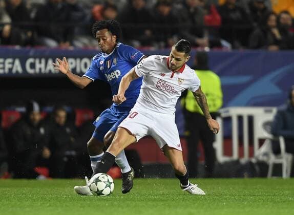 Sevilla, Spanien: Vitolo, Juan Cuadrado - Fussball, Champions League, FC Sevilla vs. Juventus Turin  xCristobalxDuenasx xChampionsxLeague,2016,xSevillaxFCx-xJuventusx