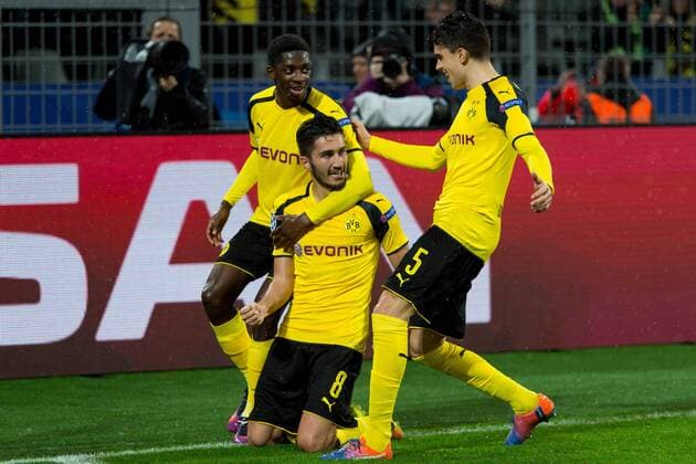 Dortmund, Germany 22.11.2016, UEFA Champions League - 2016 17 Season, Group F - Matchday 5, BV Borussia Dortmund - Legia Warschau, Ousmane Dembele (BVB), Nuri Sahin (BVB) und Marc Bartra (BVB) jubeln nach dem treffer zum 3:1 ( DeFodi001