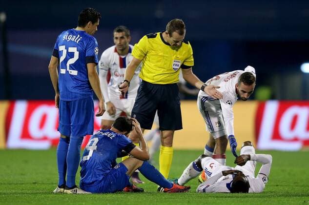 Fußball, CL, Dinamo Zagreb - Olympique Lyon UEFA Champions League, GNK Dinamo vs. Olympique Lyonnais 22.11.2016., Maksimir Stadium, Zagreb, Croatia - UEFA Champions League, Group H, Round 5, GNK Dinamo vs. Olympique Lyonnais. Angelo Henriquez, Nicolas Nkoulou. IgorxKralj PIXSELL