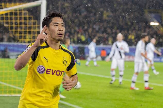 Shinji Kagawa of Borussia Dortmundduring the UEFA Champions League group F match between Borussia Dortmund and Legia Warsaw on November 22, 2016 at the Signal Iduna Park stadium in Dortmund, Germany. Borussia Dortmund v Legia Warsaw UEFA Champions League 2016 2017 xVIxGerritxvanxKeulenxIVx 6629290