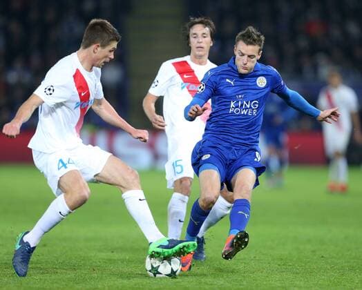 Leicester s Jamie Vardy tussles with Brugge s Brandon Mechele during the Champions League group B match at the King Power Stadium, Leicester. Picture date November 22nd, 2016 Pic David Klein Sportimage EDITORIAL USE ONLY. No use with unauthorised audio, video, data, fixture lists, club league logos or live services. Online in-match use limited to 120 images, no video emulation. No use in betting, games or single club league player publications.