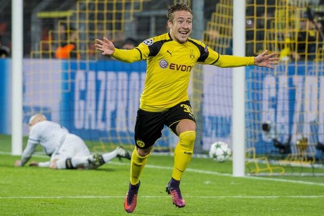Felix Passlack of Borussia Dortmundduring the UEFA Champions League group F match between Borussia Dortmund and Legia Warsaw on November 22, 2016 at the Signal Iduna Park stadium in Dortmund, Germany. Borussia Dortmund v Legia Warsaw UEFA Champions League 2016 2017 xVIxGerritxvanxKeulenxIVx 6629570