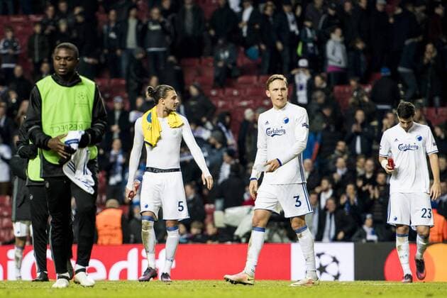 Fußball, CL, FC Kopenhagen - FC Porto 161122 FC Kopenhagen s Erik Johansson und Ludwig Augustinsson enttäuscht Fußball Champions League 2016 2017 FC Kopenhagen - FC Porto.  Copyright: PETTERxARVIDSON BB161122PA117
