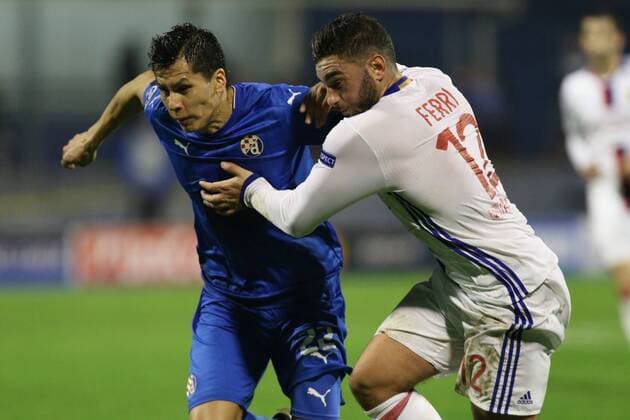 Zagreb, 22.11.2016., Stadion Maksimir - UEFA Champions League 2016 2017 Season, Group H. GNK DINAMO Zagreb (blue) - Olympique Lyon (white) 0:1 Leonardo Sigali (22) vs Jordan Ferri (12)