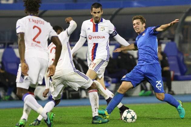 Zagreb, 22.11.2016., Stadion Maksimir - UEFA Champions League 2016 2017 Season, Group H. GNK DINAMO Zagreb (blue) - Olympique Lyon (white) 0:1 Bojan Knezevic (25) vs Nicolas Nkoulou (3)