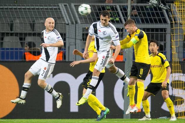 CL 2016 17 Borussia vs Legia Champions League group stage Borussia Dortmund vs. Legia Warszawa on November 22, 2016 in Dortmund, Germany In the picture: Michal Pazdan, Tomasz Jodlowiec, Marco Reus  EN_01235625_0059