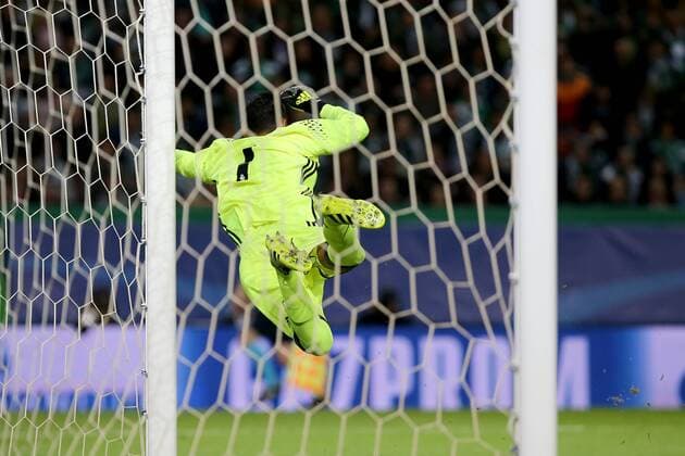 November 22, 2016 - Lisbon, Aveiro, Portugal - Real Madrids goalkeeper Keylor Navas from Costa Rica in action during the UEFA Champions League match between Sporting Clube de Portugal and Real Madrid at Estadio Jose Alvalade on November 22, 2016 in Lisbon, Portugal. Sporting CP v Real Madrid - UEFA Champions League 2016 17  - ZUMAn230 20161122_zaa_n230_417