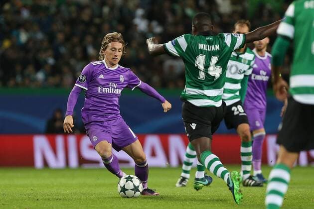 November 22, 2016 - Lisbon, Aveiro, Portugal - Real Madrids midfielder Luka Modric from Croacia in action during the UEFA Champions League match between Sporting Clube de Portugal and Real Madrid at Estadio Jose Alvalade on November 22, 2016 in Lisbon, Portugal. Sporting CP v Real Madrid - UEFA Champions League 2016 17  - ZUMAn230 20161122_zaa_n230_435