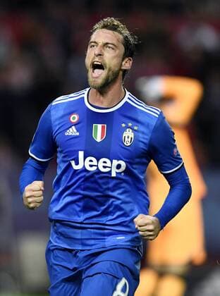 Fußball, CL, FC Sevilla - Juventus Turin Sevilla, Spanien: Claudio Marchisio celebra el gol en Sevilla - Fussball, Champions League, FC Sevilla vs. Juventus Turin  xCristobalxDuenasx xChampionsxLeague,2016,xSevillaxFCx-xJuventusx