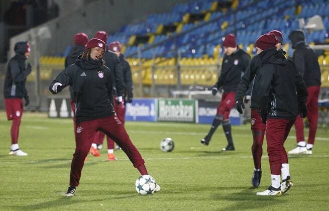 ROSTOV-ON-DON, RUSSIA - NOVEMBER 22, 2016: Bayern Munich s Renato Sanches (L front) in a training session ahead of a UEFA Champions League Group D football match against FC Rostov. Valery Matytsin TASS  TS0387DD