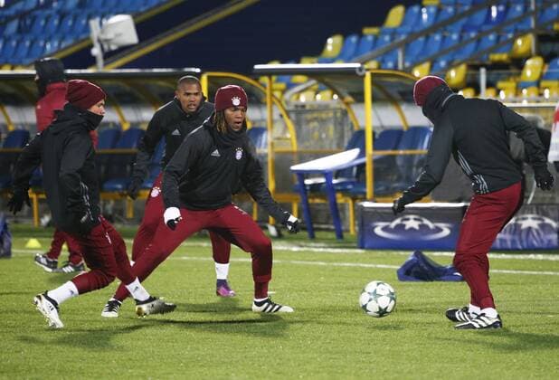 ROSTOV-ON-DON, RUSSIA - NOVEMBER 22, 2016: Bayern Munich s Renato Sanches (C front) in a training session ahead of a UEFA Champions League Group D football match against FC Rostov. Valery Matytsin TASS  TS0387DC