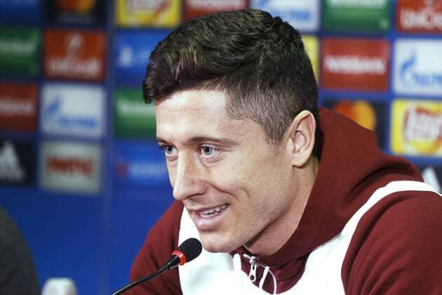 ROSTOV-ON-DON, RUSSIA - NOVEMBER 22, 2016: Bayern Munich s forward Robert Lewandowski gives a press conference PK Pressekonferenz ahead of a UEFA Champions League Group D football match between FC Rostov and Bayern Munich. Valery Matytsin TASS  TS0387B3