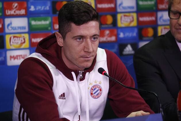 ROSTOV-ON-DON, RUSSIA - NOVEMBER 22, 2016: Bayern Munich s forward Robert Lewandowski gives a press conference PK Pressekonferenz ahead of a UEFA Champions League Group D football match between FC Rostov and Bayern Munich. Valery Matytsin TASS  TS0387B9