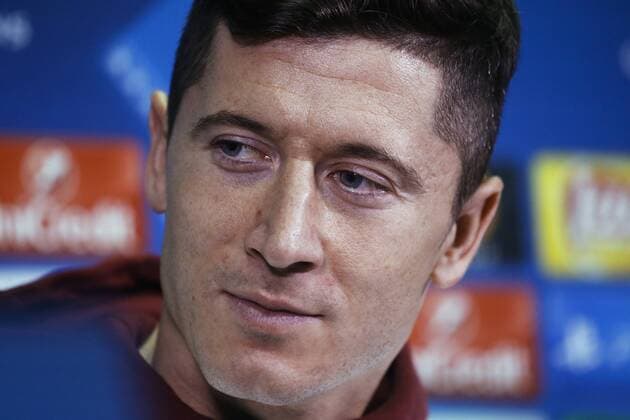 ROSTOV-ON-DON, RUSSIA - NOVEMBER 22, 2016: Bayern Munich s forward Robert Lewandowski gives a press conference PK Pressekonferenz ahead of a UEFA Champions League Group D football match between FC Rostov and Bayern Munich. Valery Matytsin TASS  TS0387A8