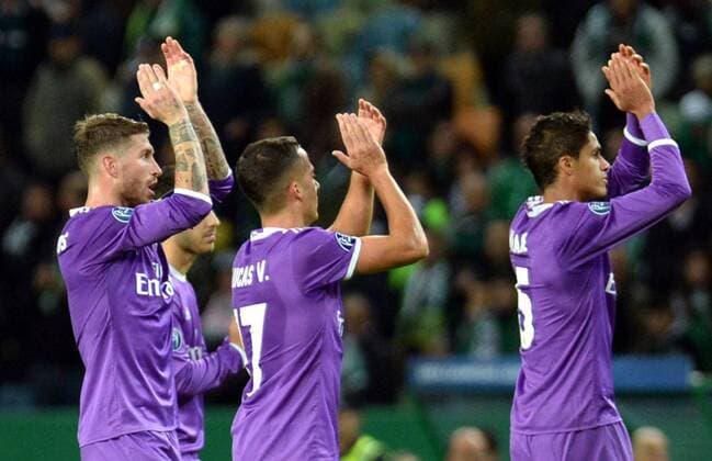 LISBON, Nov. 22, 2016 -- Real Madrid s Sergio Ramos(1st L) greets the spectators with his teammates after the UEFA Champions League Group F soccer match between Sporting CP and Real Madrid CF at Alvalade stadium in Lisbon, Portugal, Nov. 22, 2016. Real Madrid won 2-1. )(wll) (SP)PORTUGAL-LISBON-SOCCER-UEFA CHAMPIONS LEAGUE-SPORTING CP VS REAL MADRID ZhangxLiyun 