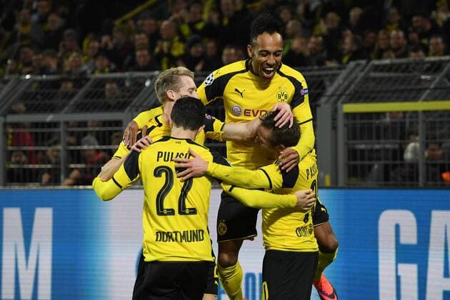 Fussball, UEFA Champions League, Saison 2016 2017, Spieltag 5, Borussia Dortmund-Legia Warschau , 22.11.2016, Signal Iduna Park , Dortmund,Andre Schürrle, Pierre Emerick Aubameyang, Christian Pulisic, Felix Passlack, alle BVB, Torjubel