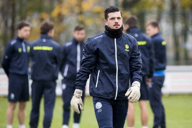 Fußball, EL, Training KAA Gent Gent s goalkeeper Yannick Thoelen pictured during a training session of Belgian soccer team KAA Gent, Wednesday 23 November 2016, in Gent. Tomorrow Gent is playing the fifth game of the group stage of the Europa League competition against Portuguese team SC Braga, in the grou^p H. JASPERxJACOBS  x04981055x