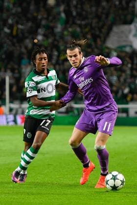 UEFA Champions League Portugal, Lisbon,Nov 22,2016 - SPORTING-REAL MADRID - Gelson Martins (L) and Bale (R) in action during UEFA Champions League football match between Sporting and Real Madrid, in Lisbon, Portugal.  Copyright: BrunoxdexCarvalho