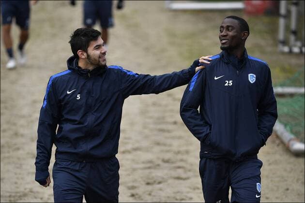 Wilfried Ndidi midfielder of KRC Genk and Sandy Walsh FOOTBALL : Entrainement KRC Genk - 23 11 2016 PhotoNews Panoramic 
