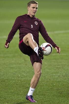 Player of Sparta Borek Dockal trains prior to the AC Sparta Praha - Southampton match in Prague, Czech Republic, November 23, 2016. (CTKxPhoto MichalxKamaryt) CTKPhotoP201611230737901  kmt 3