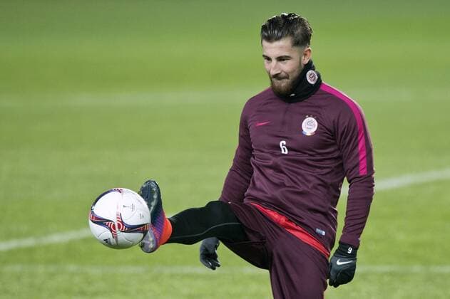 Player of Sparta Lukas Vacha trains prior to the AC Sparta Praha - Southampton match in Prague, Czech Republic, November 23, 2016. (CTKxPhoto MichalxKamaryt) CTKPhotoP201611230739601  kmt 4