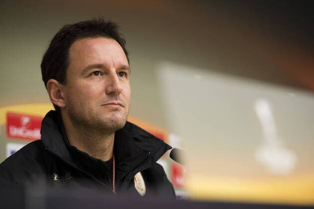 Standard s head coach Aleksandar Jankovic pictured during a press conference PK Pressekonferenz of Belgian soccer team Standard de Liege, Wednesday 23 November 2016, in Vigo, Spain. Tomorrow Standard is playing the fifth game of the group stage of the Europa League competition against Spanish team Celta Vigo, in the group G. NICOLASxLAMBERT  x04981559x