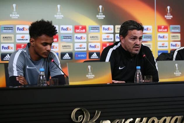 SOCCER - EL, Krasnodar vs RBS KRASNODAR,RUSSIA,23.NOV.16 - SOCCER - UEFA Europa League, group stage, FK Krasnodar vs Red Bull Salzburg, preview, press conference PK Pressekonferenz RBS. Image shows Valentino Lazaro and head coach Oscar Garcia (RBS). GEPAxpictures xFelixxRoittner