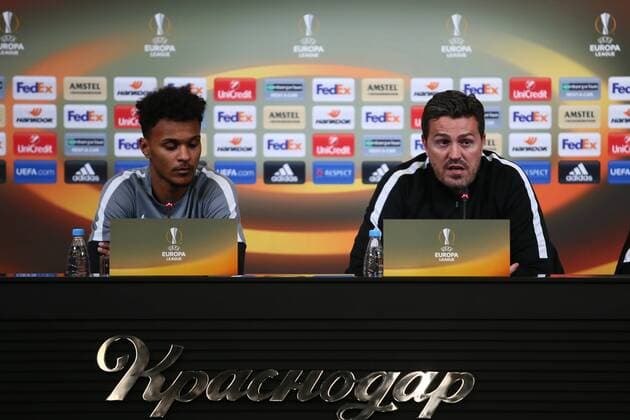 SOCCER - EL, Krasnodar vs RBS KRASNODAR,RUSSIA,23.NOV.16 - SOCCER - UEFA Europa League, group stage, FK Krasnodar vs Red Bull Salzburg, preview, press conference PK Pressekonferenz RBS. Image shows Valentino Lazaro and head coach Oscar Garcia (RBS). GEPAxpictures xFelixxRoittner