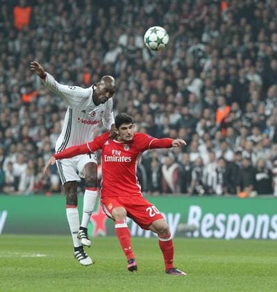 UEFA Champions League Group B match between Besiktas and Benfica at Vodafone Arena in Istanbul , Turkey ,November 23 , 2016. Pictured Atiba Hutchinson 13 of Besiktas and Goncalo Guedes 20 of Benfica. 