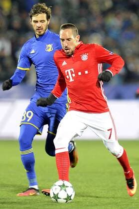 ROSTOV-ON-DON, RUSSIA - NOVEMBER 23, 2016: FC Rostov s Aleksandr Yerokhin (L) and FC Bayern Munich s Franck Ribery struggle for the ball in their 2016 17 UEFA Champions League Group D Round 5 football match at the Olimp-2 Stadium. Rostov won the game 3-2. Valery Matytsin TASS  TS0389C8
