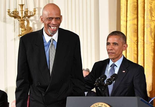 President Barack Obama awards the Presidential Medal of freedom to basketball legend Kareem Abdul-Jabbar, during a ceremony at the White House in Washington, D.C. on November 22, 2016. Obama awarded 21 medals to distinguished innovators, entertainers athletes and philanthropists.  imago 74832036 imagoxstock&people