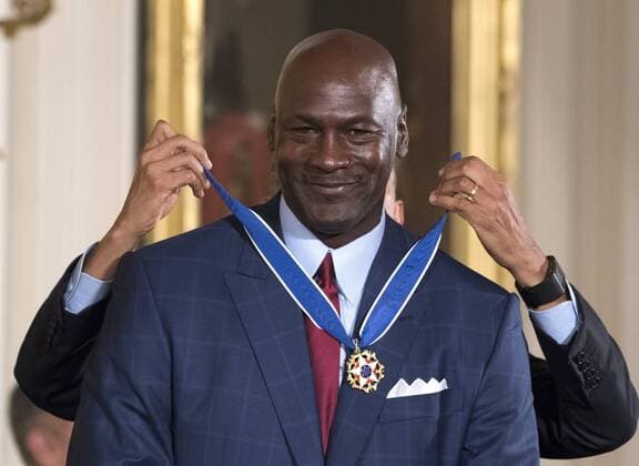 President Barack Obama awards basketball star Michael Jordan the Presidential Medal of Freedom during a ceremony in the East Room at the White House in Washington, D.C. on November 22, 2016. Obama awarded 21 medals to distinguished innovators, entertainers athletes and philanthropists.  imago 74833340 imagoxstock&people