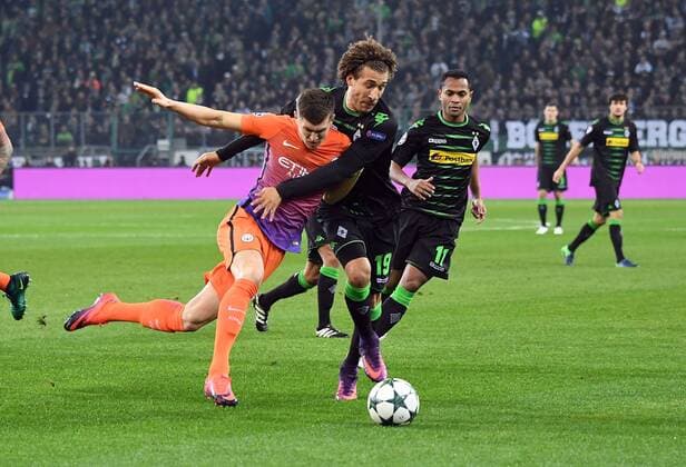 23.11.2016, xjhx, Fussball Champions League, Borussia Moenchengladbach - Manchester City FC, emspor, v.l. John Stones (Manchester City FC), Fabian Johnson (Borussia Mönchengladbach) Moenchengladbach