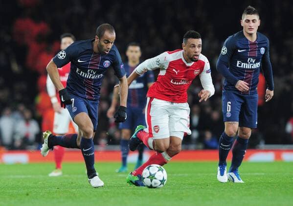 Football - 2016 2017 UEFA Champions League - Group A: Arsenal vs. Paris Saint-Germain Lucas of PSG and Francis Coquelin of Arsenal at The Emirates. COLORSPORT ANDREW COWIE 