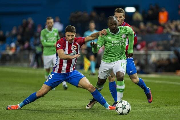 Atletico de Madrid s Vrsaljko, Kevin Gameiro and PSV Eindhoven s Jetro Willems during the Champions League match between Atletico de Madrid and PSV Eindhoven at Vicente Calderon Stadium in Madrid , Spain. November 23, 2016.  (20161123025)