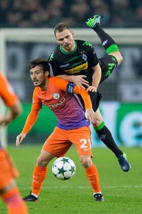 Moenchengladbach, Germany 23.11.2016, UEFA Champions League - 2016 17 Season, Group C - Matchday 5, Borussia Moenchengladbach - Manchester City FC, David Silva (ManC) und Tony Jantschke (Moenchengladbach) im zweikampf ( DeFodi001