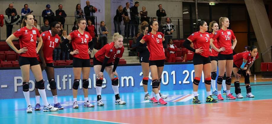 Stuttgart Volleyball DVV-Pokal Halbfinale Allianz MTV Stuttgart vs. Rote Raben Vilbiburg, Vilsbiburger Enttäuschung über die Niederlage
