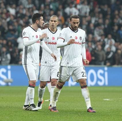 UEFA Champions League Group B match between Besiktas and Benfica at Vodafone Arena in Istanbul , Turkey ,November 23 , 2016. Final Score : Besiktas 3 - Benfica 3 Pictured: Oguzhan Ozyakup (L) , Gokhan Inler (C) and Cenk Tosun of Besiktas . 