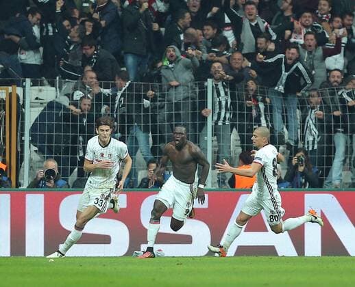 UEFA Champions League Group B match between Besiktas and Benfica at Vodafone Arena in Istanbul , Turkey ,November 23 , 2016. Final Score : Besiktas 3 - Benfica 3 Pictured: Vincent Aboubakar of Besiktas . 