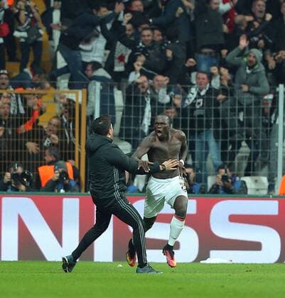UEFA Champions League Group B match between Besiktas and Benfica at Vodafone Arena in Istanbul , Turkey ,November 23 , 2016. Final Score : Besiktas 3 - Benfica 3 Pictured: Vincent Aboubakar of Besiktas . 