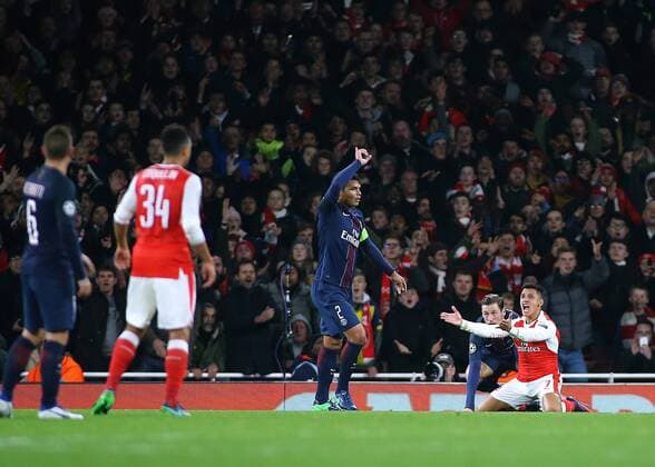 23.11.2016. Emirates Stadium, London, England. UEFA Champions League Football. Arsenal versus Paris Saint Germain. Arsenal Forward Alexis S& xe1;nchez is brought down in the PSG area and is awarded a penalty xMarkxKertonx  ActionPlus11813102
