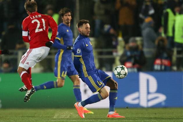 November 23, 2016 - Rostov-On-Don, Russia - Vladimir Granat (L) of FC Rostov vie for the ball during the UEFA Champions League Group D football match between FC Bayern Munich and FC Rostov, at Olimp 2 Stadium in Rostov-on-Don, Russia on Novemberr 23, 2016. FC Rostov v FC Bayern Muenchen - UEFA Champions League  - ZUMAn230 20161123_zaa_n230_154
