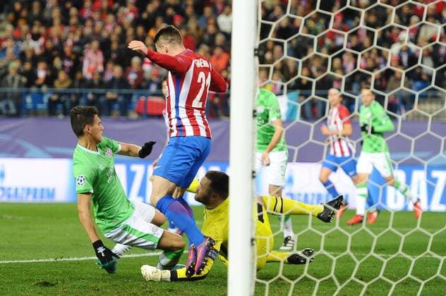 MADRID,SPAIN: Gameiro, 21 of Atletico de Madrid during the UEFA Champions League Group D match between Atletico de Madrid and PSV Einhoven at Estadio Vicente Calderon on 23 11 2016, in MADRID, SPAIN. Photo by Sonia Canada Cordon Press  xSoniaxCanadax xx