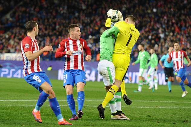 MADRID,SPAIN: Jeroen Zoet, 1 of PSV Eindhoven and Nicolas Isimat-Mirin, 2 of PSV Eindhoven during the UEFA Champions League Group D match between Atletico de Madrid and PSV Einhoven at Estadio Vicente Calderon on 23 11 2016, in MADRID, SPAIN. Photo by Sonia Canada Cordon Press  xSoniaxCanadax xx