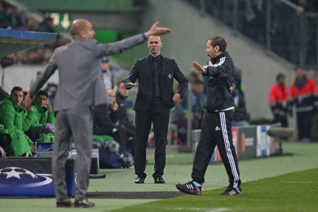 23.11.2016, Fussball UEFA Champions League 2016 2017, Gruppenphase, 5.Spieltag, Borussia Mönchengladbach - Manchester City, im Borussia-Park Mönchengladbach. v.l. Trainer Pep Guardiola (Manchester City) und Trainer Andre Schubert (Gladbach) 