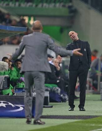 23.11.2016, Fussball UEFA Champions League 2016 2017, Gruppenphase, 5.Spieltag, Borussia Mönchengladbach - Manchester City, im Borussia-Park Mönchengladbach. v.l. Trainer Pep Guardiola (Manchester City) und Trainer Andre Schubert (Gladbach) 