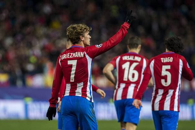 Atletico de Madrid s Antoine Griezmann, Tiago Mendes, Gabi Fernandez during the Champions League match between Atletico de Madrid and PSV Eindhoven at Vicente Calderon Stadium in Madrid , Spain. November 23, 2016.  (20161123045)