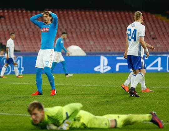 November 23, 2016 - Naples, Italy - Manolo Gabbiadini of SSC Napoli in action during the Champions League match between SSC Napoli and Dinamo Kiev at San Paolo Stadium, in Naples, Italy on Nov 23, 2016. SSC Napoli v FC Dynamo Kyiv - UEFA Champions League  - ZUMAn230 20161123_zaa_n230_243